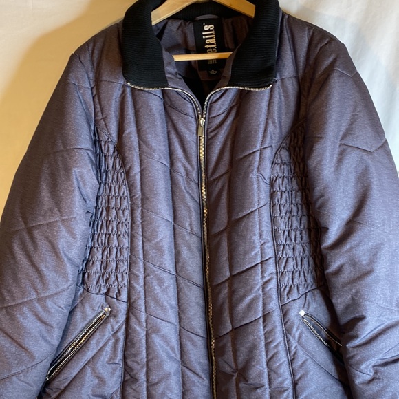 Woman’s winter coat size 1X. - Picture 4 of 8